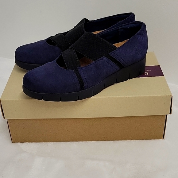 Clarks Shoes - Clark's Daelyn Villa Navy Suede Shoes Size 5